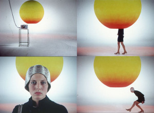 Sunny Implo, bedacht door Louis van Gasteren en Fred Wessels. Foto's gemaakt in de Cinetone Studio in Amsterdam in 1969 © Louis van Gasteren, Amsterdam