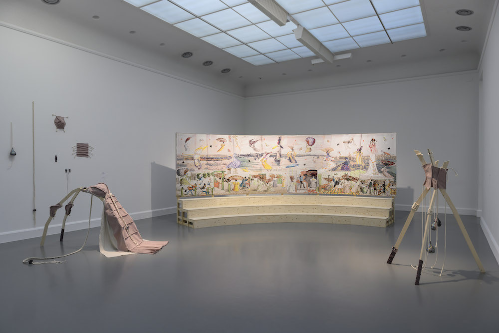 Mercedes Azpilicueta, The Captive: Here's a Heart for Every Fate, 2019. Archief Van Abbemuseum, Eindhoven. Foto Marcel de Buck