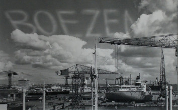 Marinus Boezem, Signing the Sky above the port of Amsterdam by an Aeroplane, 1969, courtesy the artist.