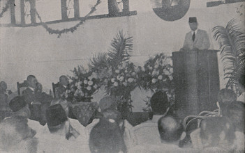 Sukarno speech during an inauguration ceremony, together with Japanese officials, at the Gedung Poetra. Source: Panji Poestaka No. 15, 29 April 1943, Year XXI