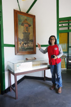 Writer and Sukarno’s oil painting, including his palette and easel in Ende.
