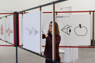 Falke Pisano, 'Wonder-what-time-it-is', 2017. Performance/installation, Playground Festival 2017, Museum M, courtesy Ellen de Bruijne Projects, Hollybush Gardens and the artist. Photo: © Robin Zenner.