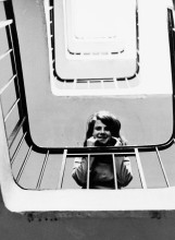 Jacqueline de Jong in the staircase of her studio at 97 rue de Charonne, Paris. Archive Jacqueline de Jong.