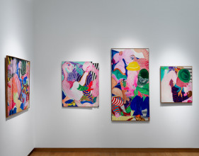 Zaalopname ‘Pinball Wizard: The Work and Life of Jacqueline de Jong’, 2019, Stedelijk Museum Amsterdam. Foto: Gert Jan van Rooij.