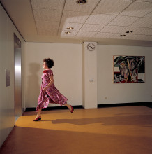 Jacqueline de Jong in Stadhuis Amsterdam, 1989. Foto: Rineke Dijkstra.