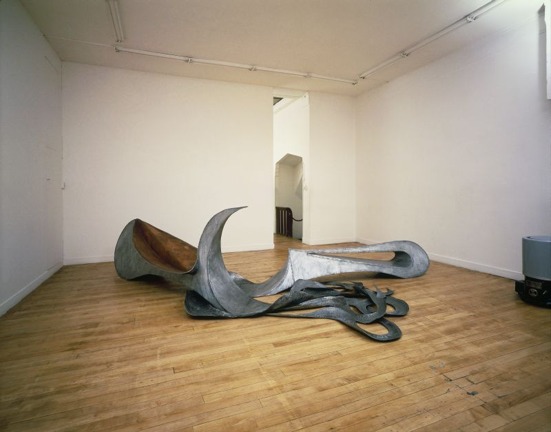 Shirazeh Houshiary, “Off the Heaven, Off the Earth,” 1986. Collection Stedelijk Museum Amsterdam, acquired in 1986. Courtesy Pictoright Amsterdam 2020.