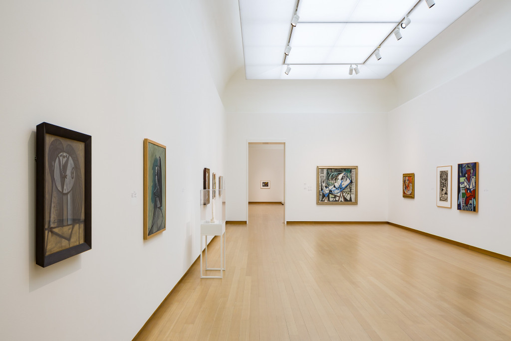 Room view with works by artists including Picasso, Karel Appel and Matisse, around the theme of creative influence and competition. In the background: a Picasso, acquired with support of the Vereniging Rembrandt. Photo: Peter Tijhuis.