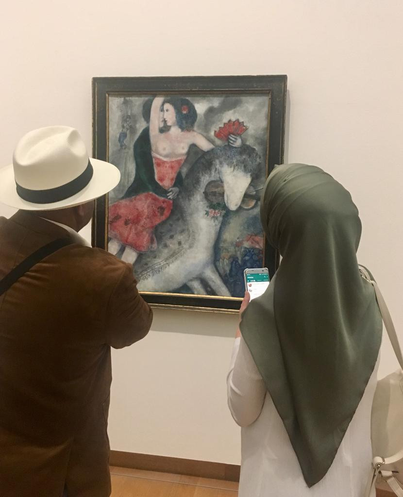 Visitors in front of Marc Chagall, The Circus Rider, 1931, collection Stedelijk Museum, formerly on loan from P.A. Regnault. Photo: Maarten Nauw.
