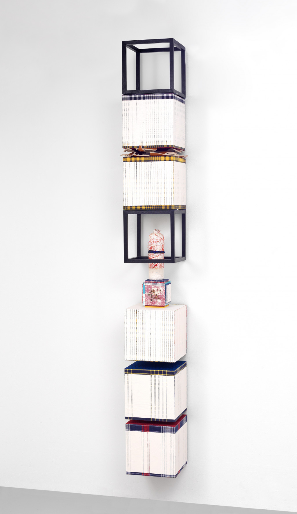  Remy Jungerman, 'NKISI RORAC', 2021. Courtesy van de kunstenaar en Galerie Ron Mandos. Foto Aatjan Renders