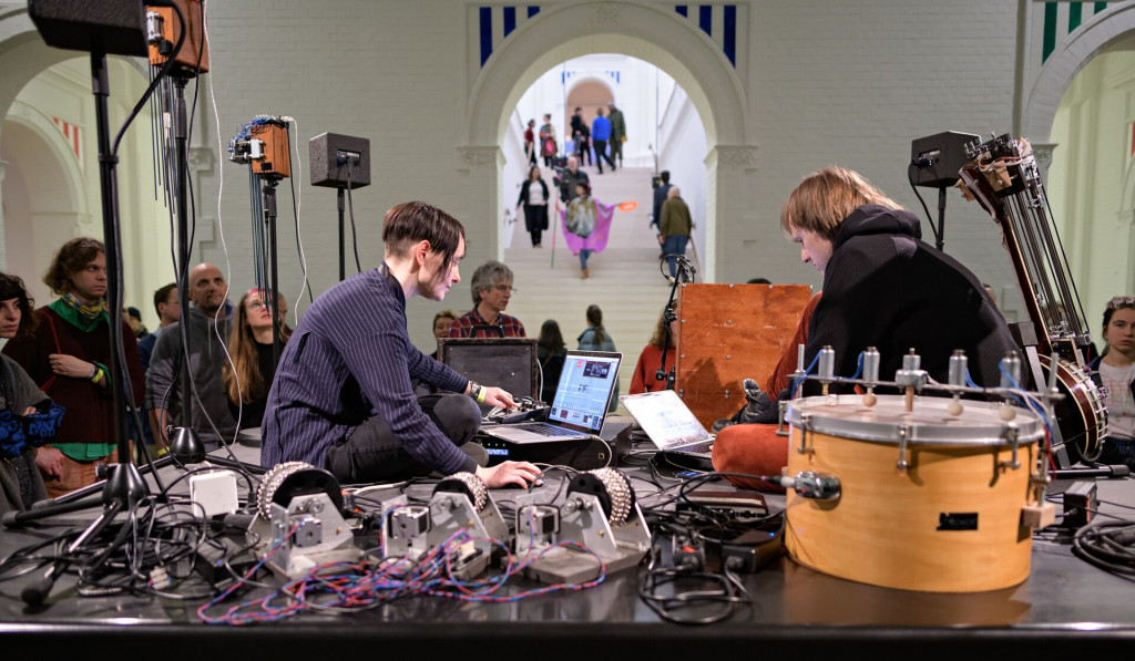 Gamut Inc at Sonic Acts Festival 2019, Stedelijk Museum Amsterdam. Foto by Pieter Kers