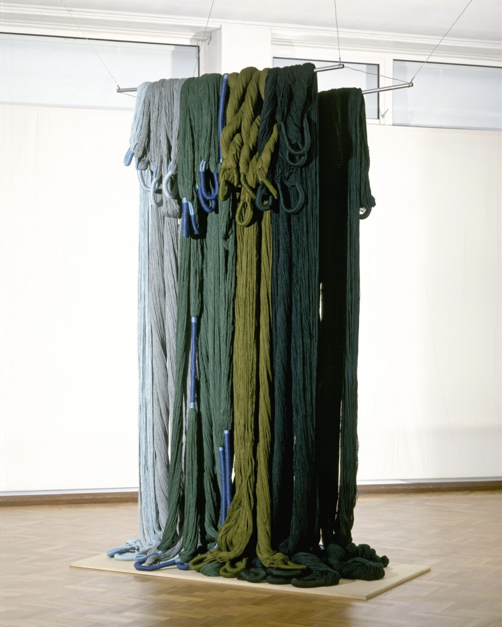 Sheila Hicks, Vague Verte, 1974. Collectie Stedelijk Museum Amsterdam