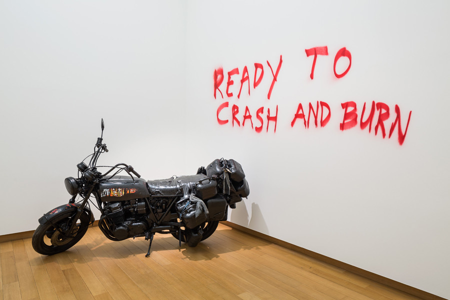 Marc Bijl, ‘Suicide Machine’, 2003. Collectie Stedelijk Museum Amsterdam. Foto: Peter Tijhuis