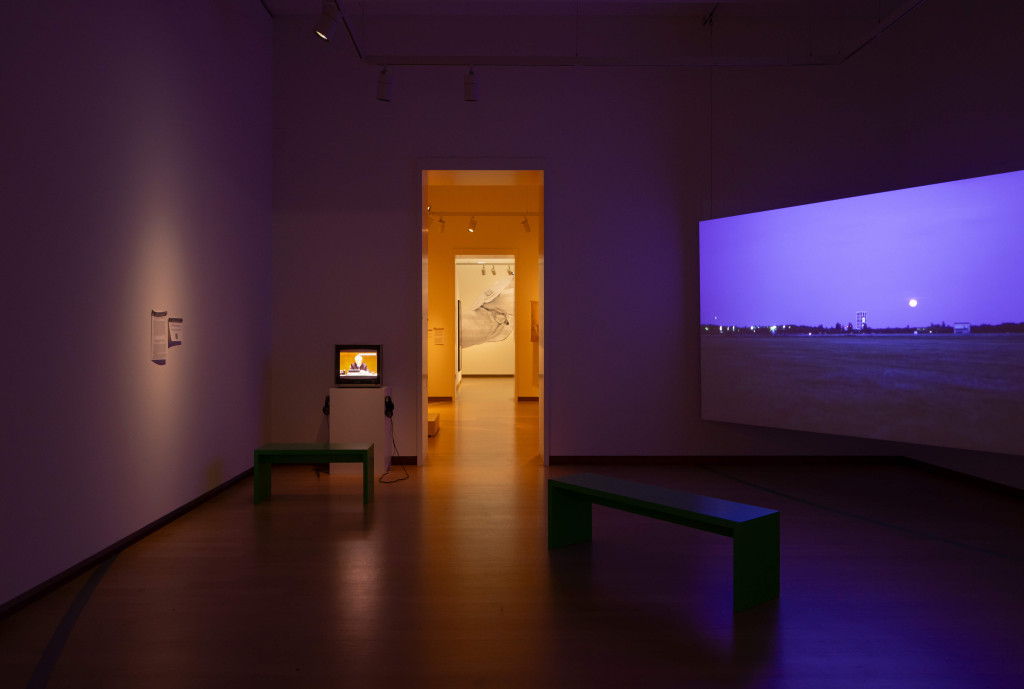 Zaalbeeld Circulate met doorkijkje naar verschillende kunstwerken