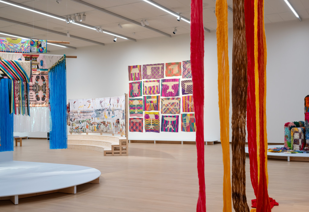 Zaalbeeld van verschillende werken