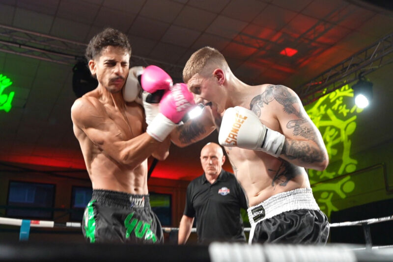 Jay Lands a right hook in a commanding performance in Cork, stopping Tadhg English in the third round