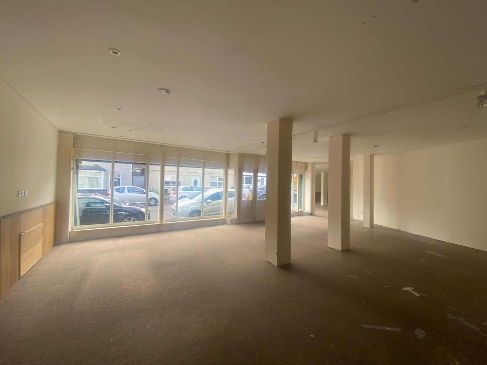 Main Street, Huthwaite NG17 2LD