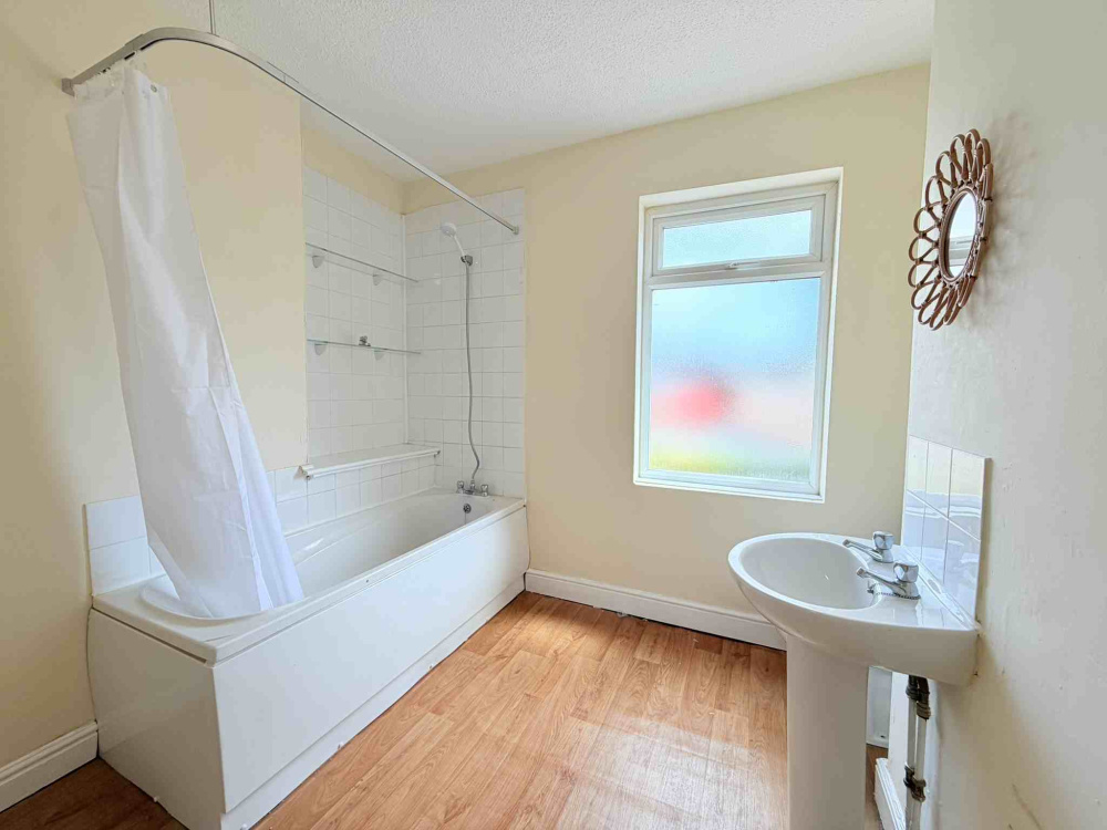 Cromwell Street, NG18 2SG