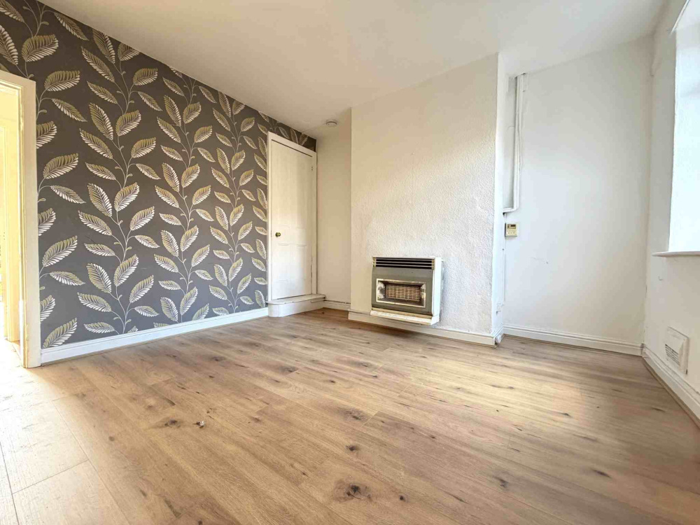 Field Drive, NG20 8BS