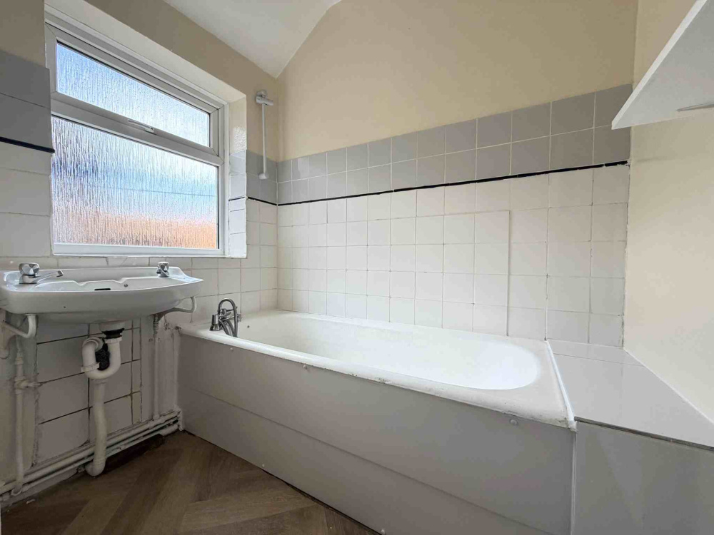 Field Drive, NG20 8BS