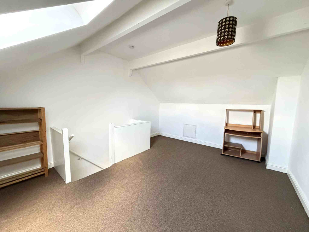 Field Drive, NG20 8BS