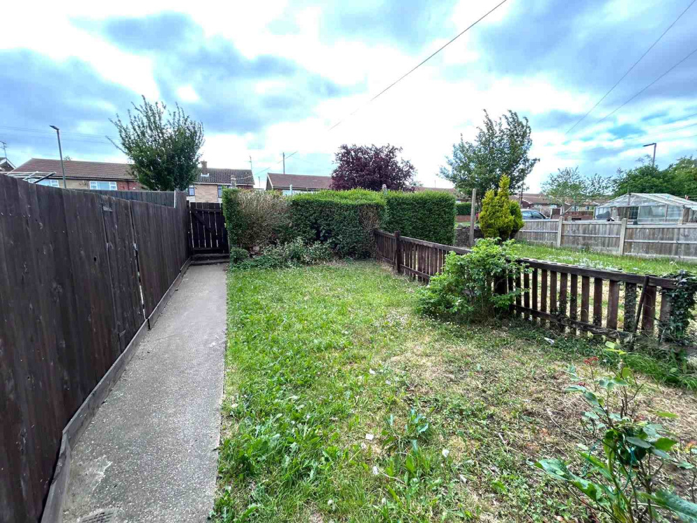 Field Drive, NG20 8BS
