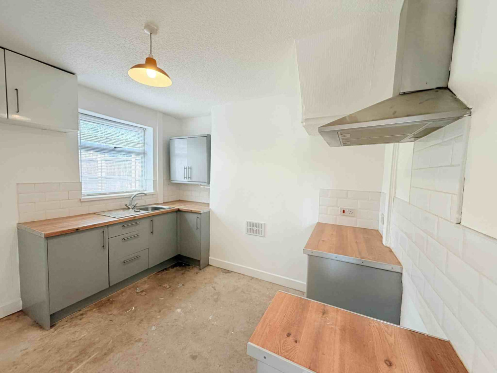 Robin Hood Road, NG21 0ST