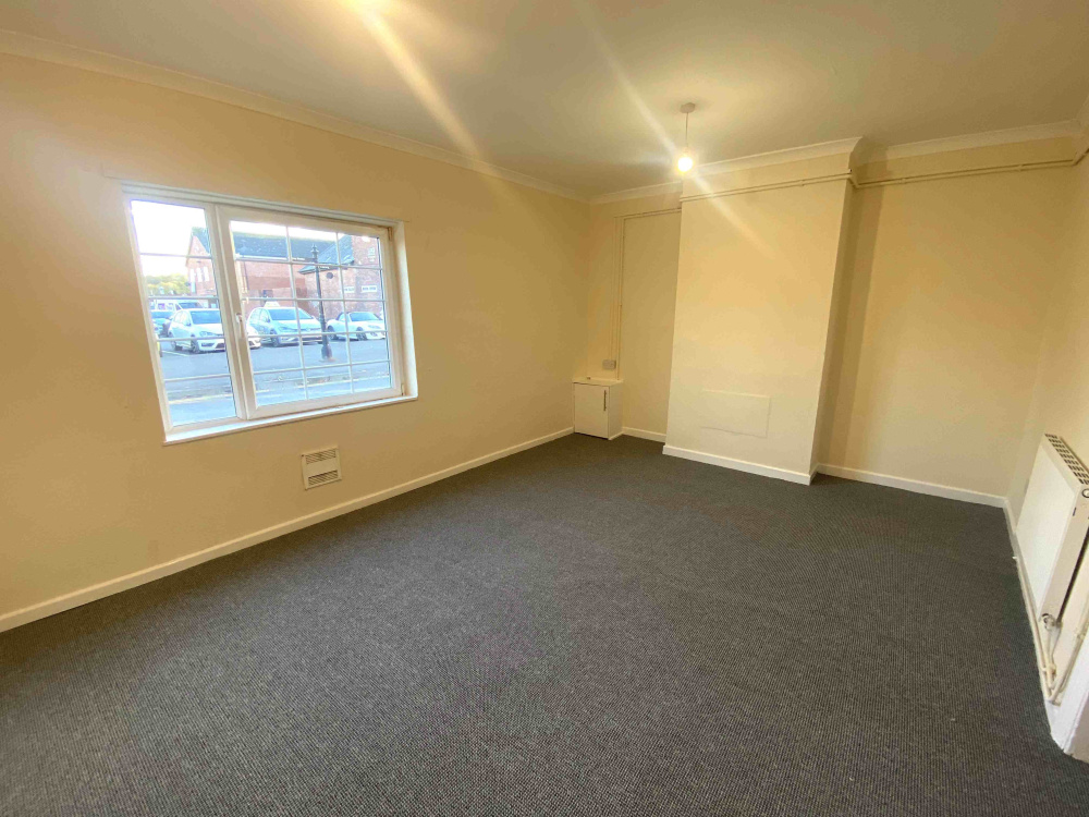 b, Station Road, NG20 8AF