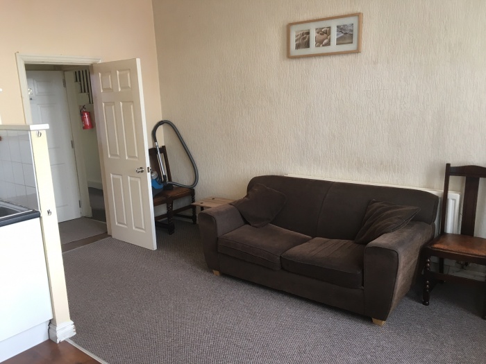 5 Stanley Terrace Flat 2 Jones Cameron