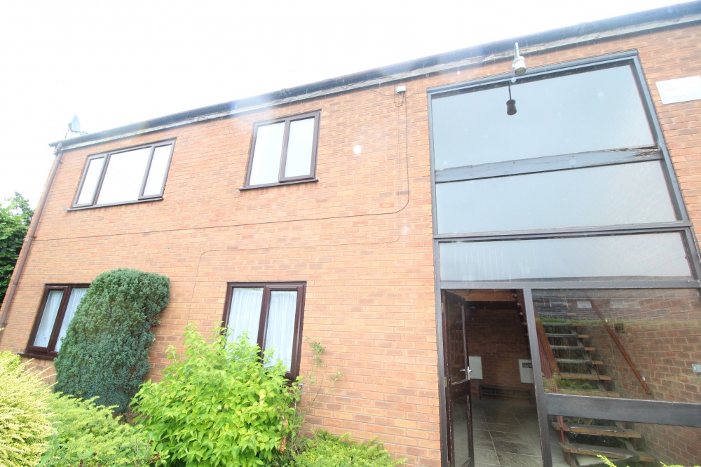 3 Chevin Court