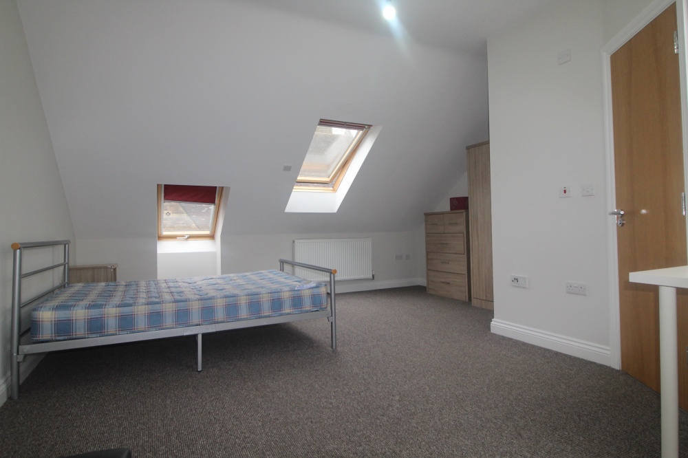 Flat 7, 111 Parliament Street