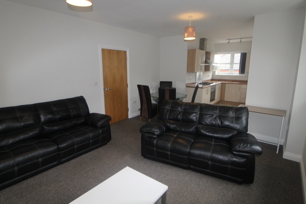 Flat 7, 111 Parliament Street