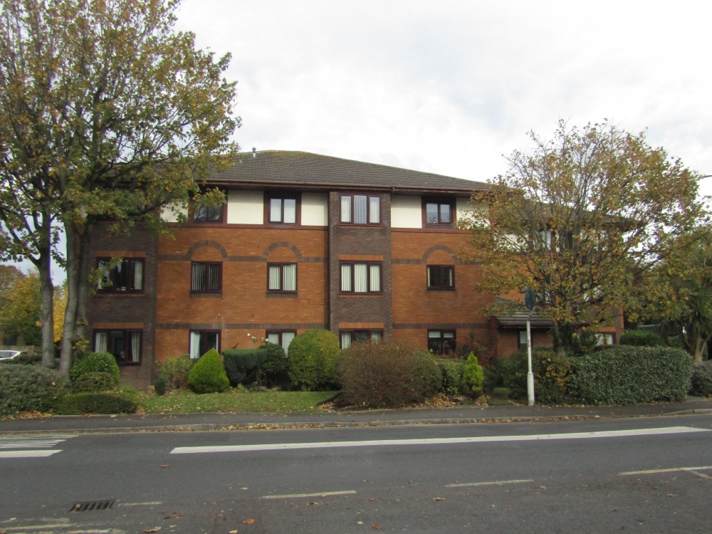 Lawswood, Victoria Road East