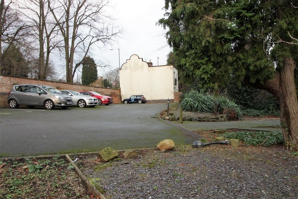 Littleover House, Burton Road Littleover, Derby Price 895