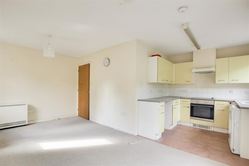 10, Parry Court, Thorneywood, Nottingham