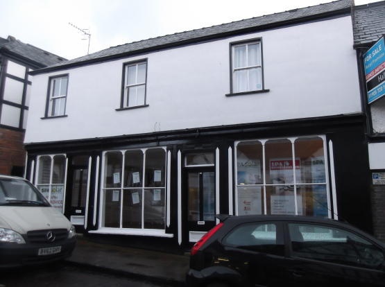 Nellies Yard High Street Droitwich Worcestershire