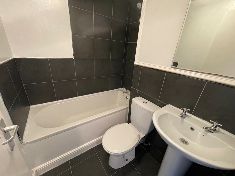 Farmers court Droitwich spa