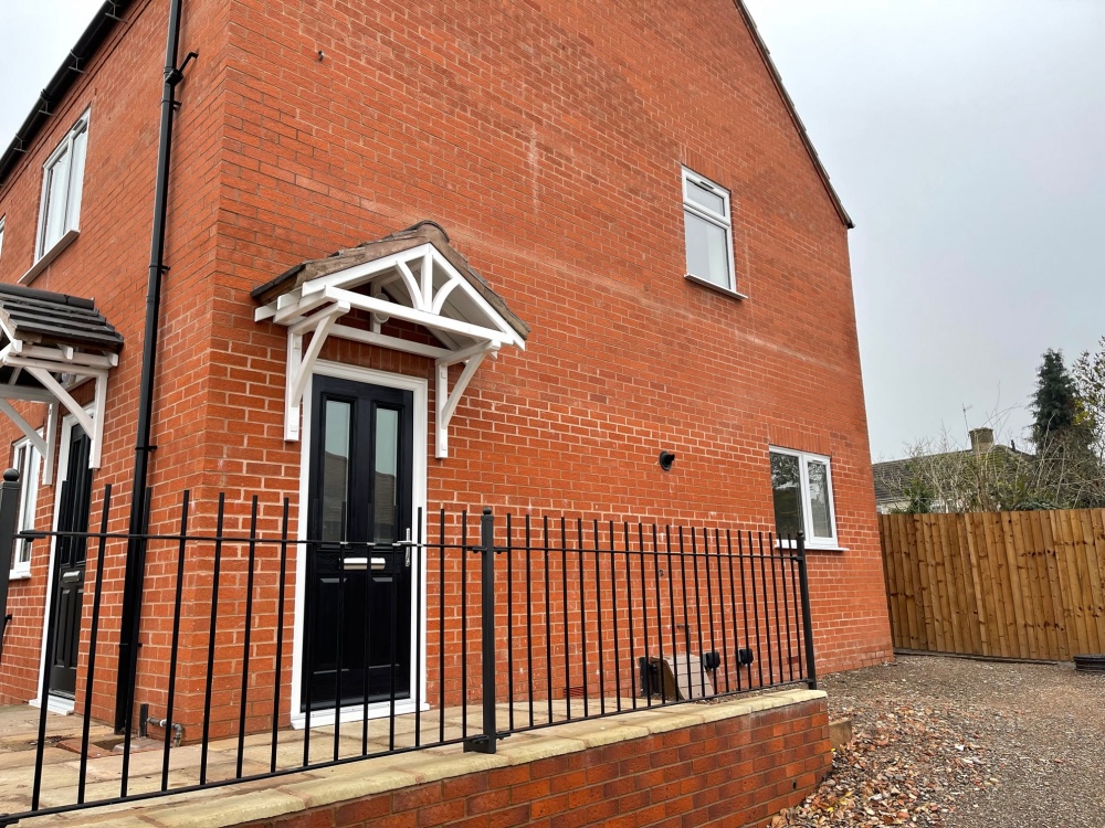 b Rose Close Droitwich Worcestershire