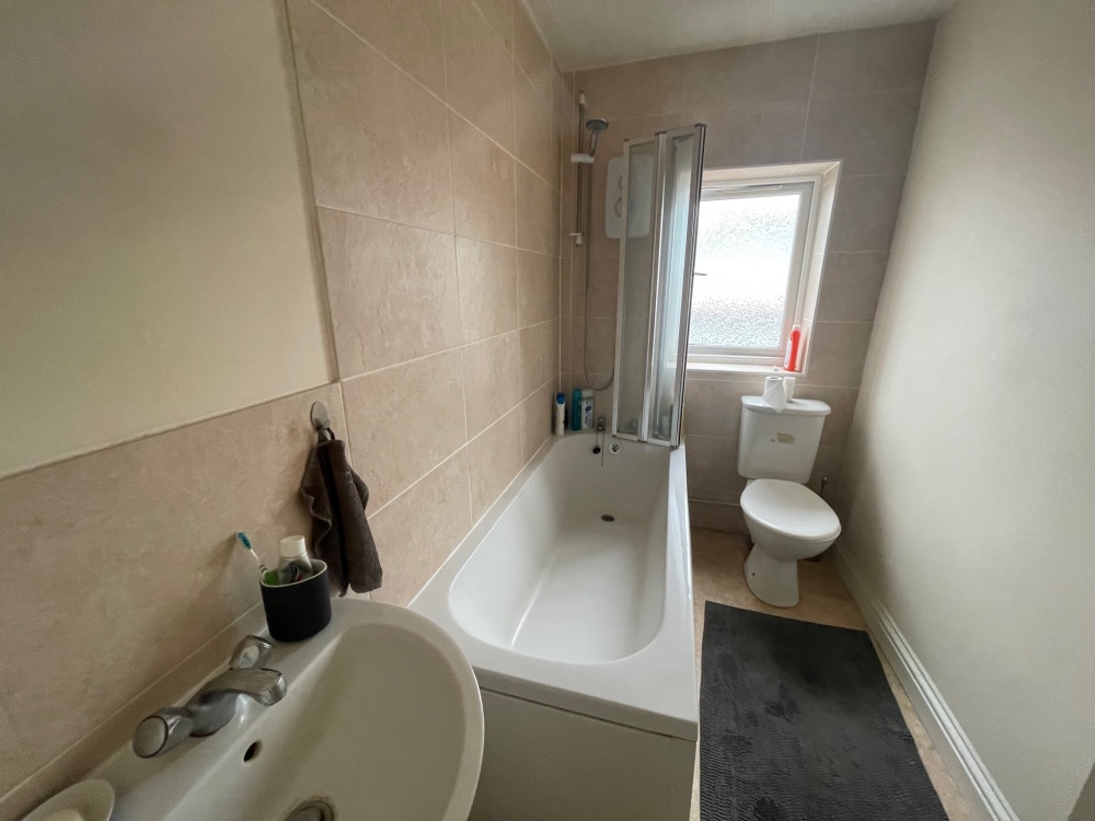 Flat , nd Floor High Street Droitwich Worcs