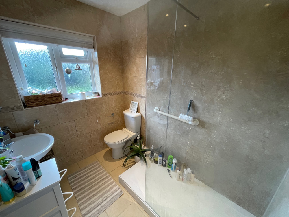 b Oakland Ave Droitwich Worcestershire