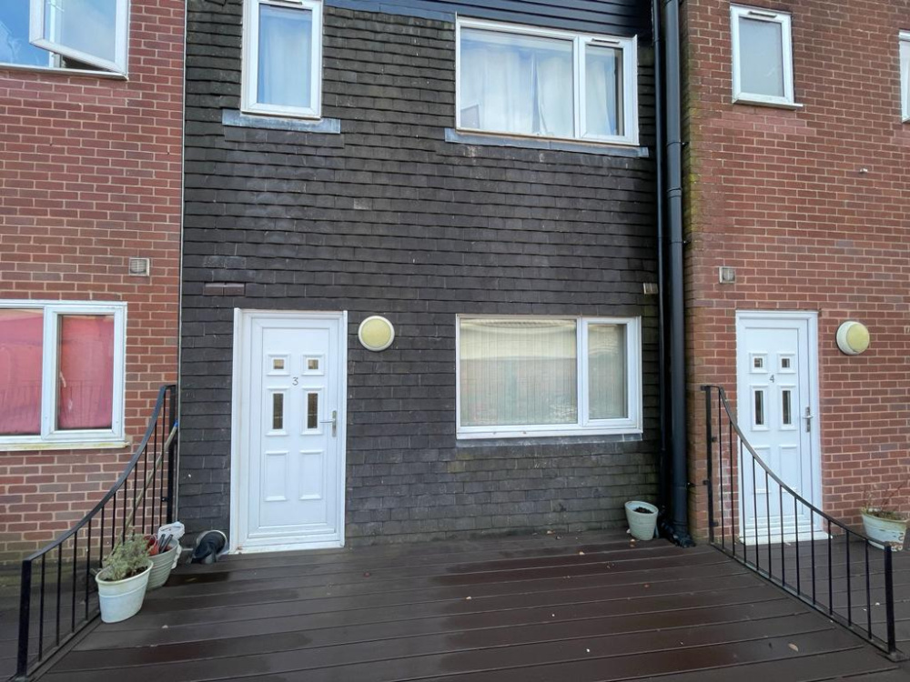 Flat  – High Street Droitwich Worcs
