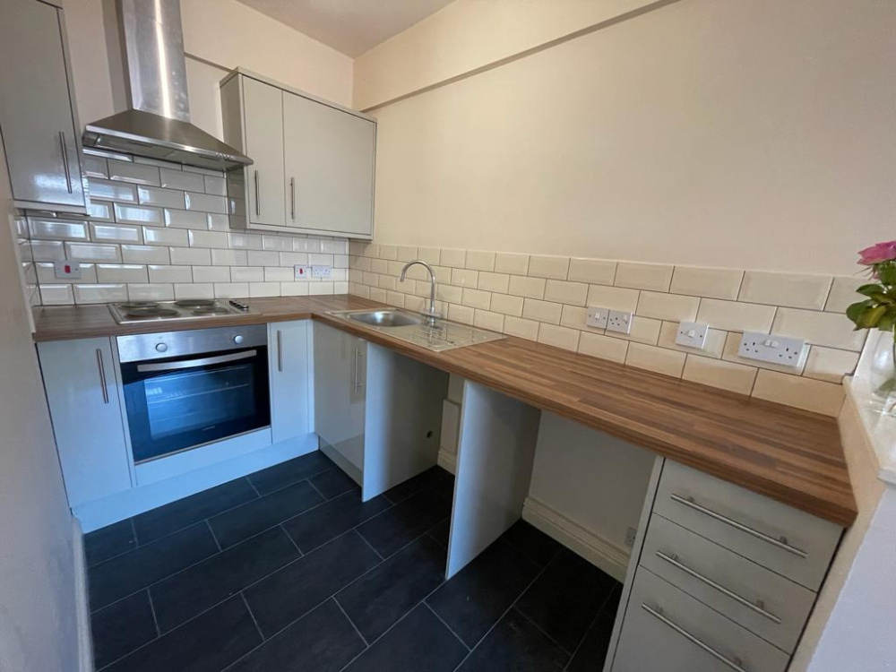 Flat  – High Street Droitwich Worcs