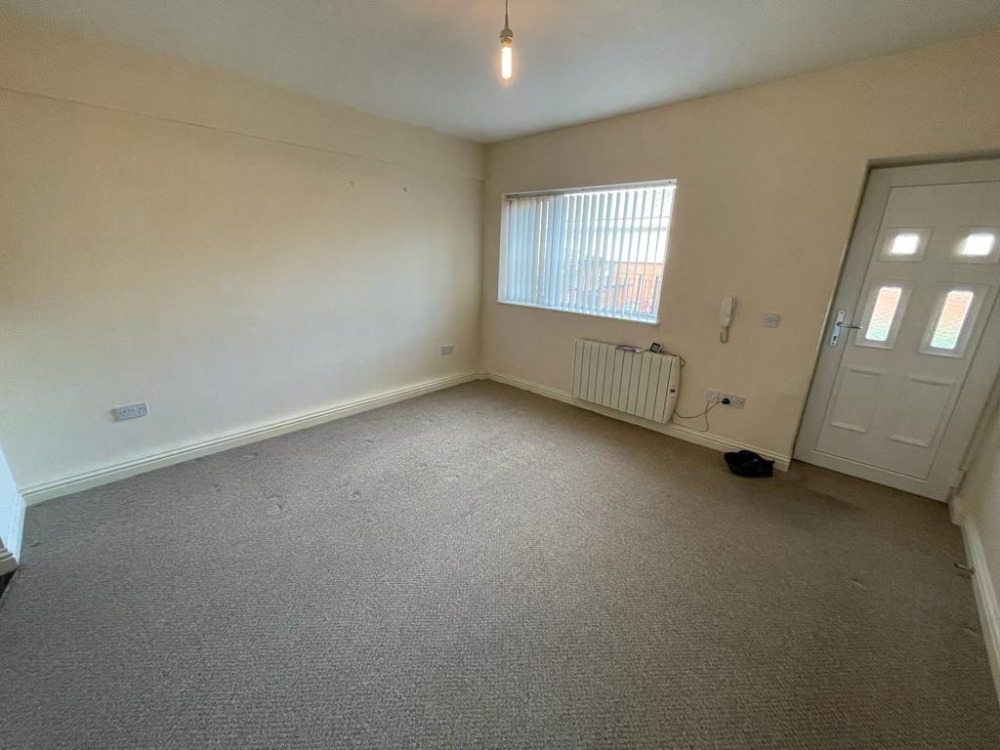Flat  – High Street Droitwich Worcs