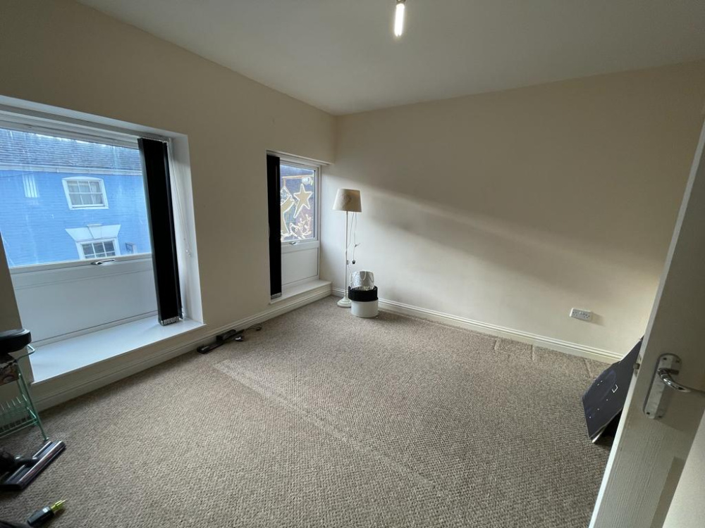 Flat  – High Street Droitwich Worcs