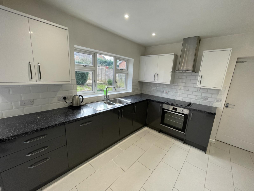 Shrubbery Rd Drakes Broughton worcestershire