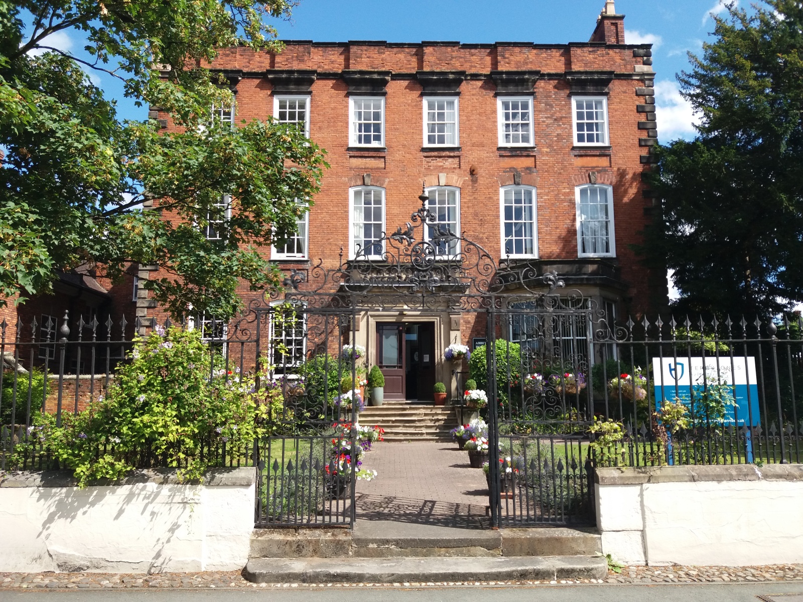 Abbey House Shrewsbury Price 1500000