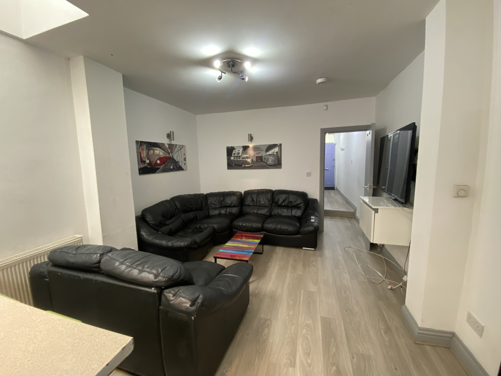 Heeley Road, Birmingham, Selly Oak, B29 6EL