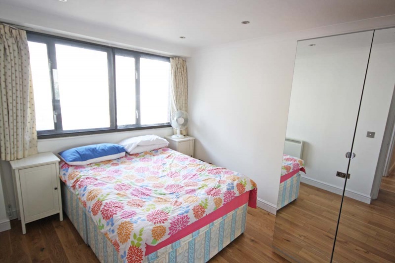 Sullivan And Savoy Court, Earls Court Road, London, Sw5&nbsp;0ua