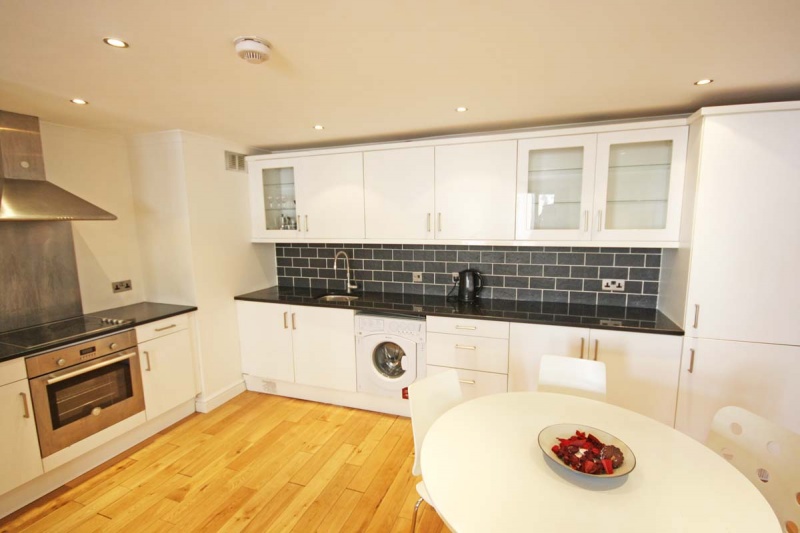 Sullivan And Savoy Court, Earls Court Road, London, Sw5&nbsp;0ua