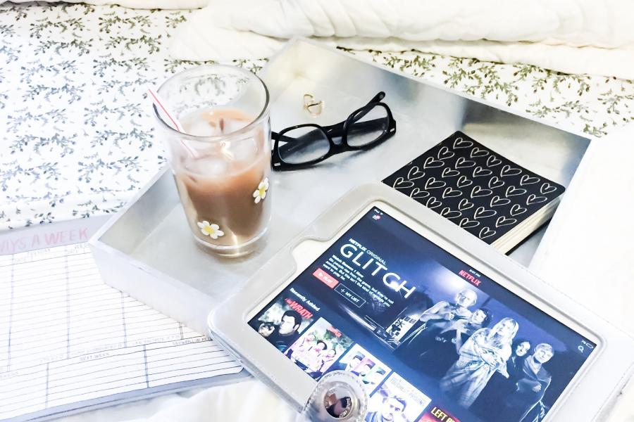 Motherhood w/ Smash + Tess