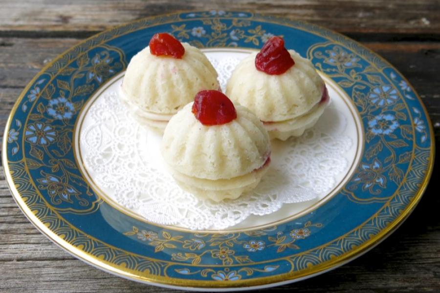 Sour Cherry Tart Ball Christmas 2016 aka Sour Cherry Dome Tart